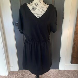 White House Black Market size 6 dress
039